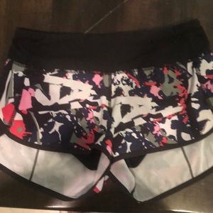 Lulu🍋 speed up shorts lined EUC no flaws